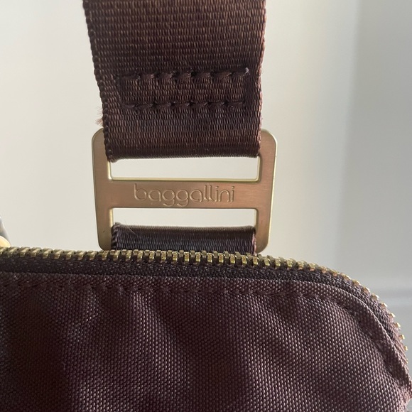 Baggalini travel crossbody - Picture 3 of 5